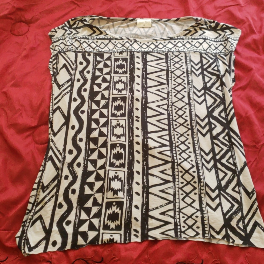 Sleeveless shirt